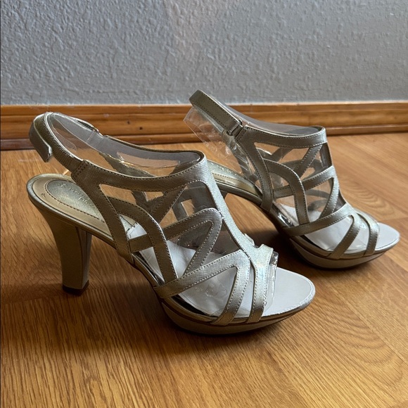 Naturalizer Danya Silver Faux Leather Cage Platform Dress Sandal Heels size 8 - Picture 1 of 7